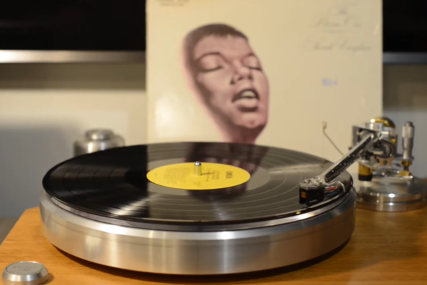 SARAH VAUGHAN – THE DIVINE ONE – Jump for Joy