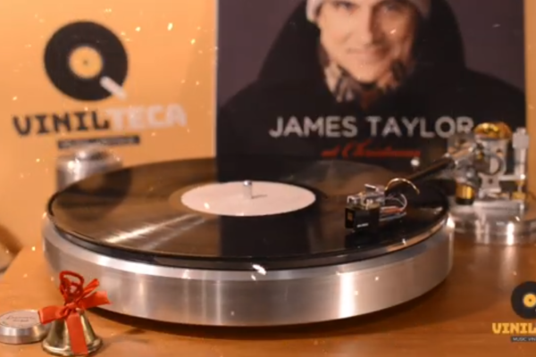 JAMES TAYLOR – CHRISTMAS – JAMES TAYLOR SANTA CLAUS IS INCOMING TO TOWN